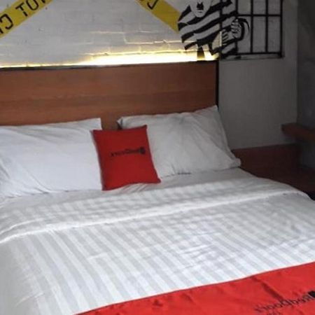 Reddoorz Plus @ Doorman Guest House Bandung Bagian luar foto