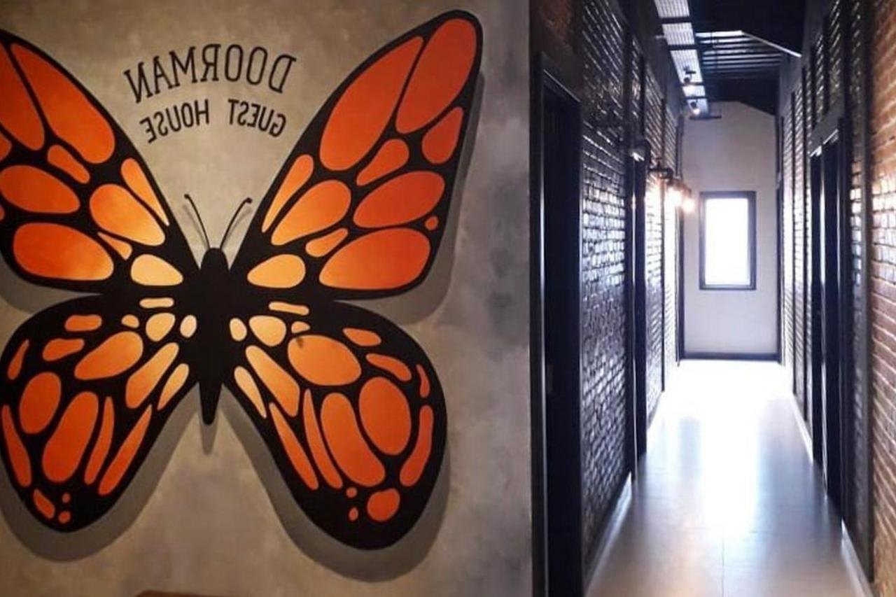 Reddoorz Plus @ Doorman Guest House Bandung Bagian luar foto