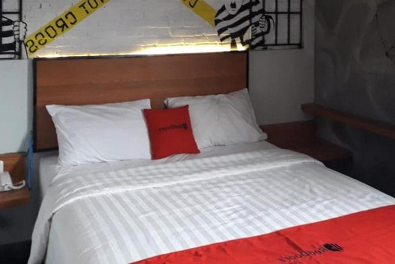 Reddoorz Plus @ Doorman Guest House Bandung Bagian luar foto